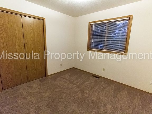 5th image of 610 River Ct