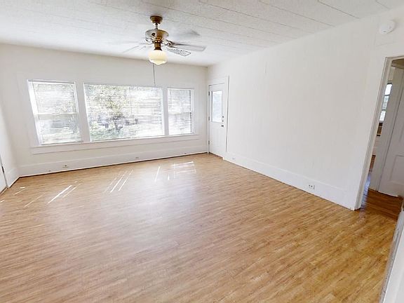 4th image of 222 W Holland St
