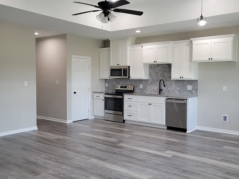 112 Coralee Ln — Photo 5