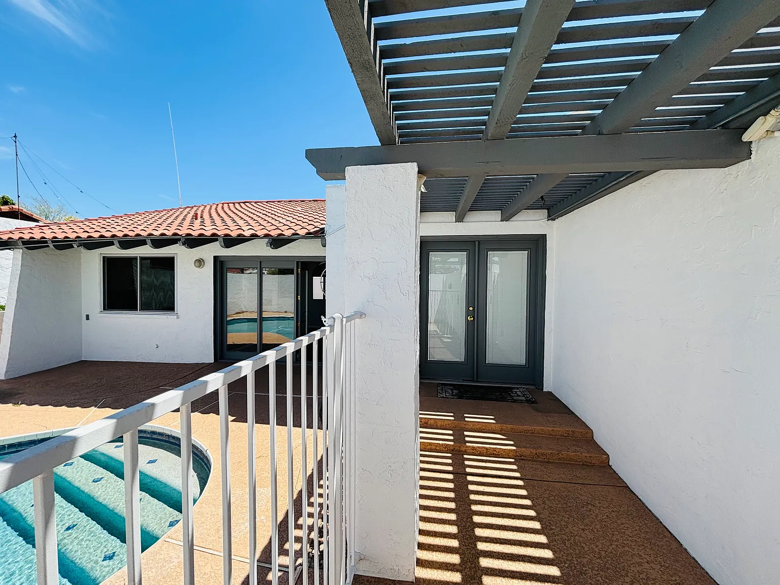 3 bed, 1800 sqft, $3,150 — Photo 4