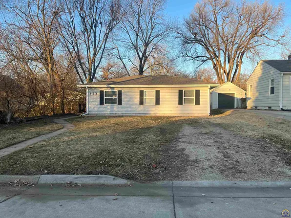 833 SW Parkview St, Topeka, KS 66606