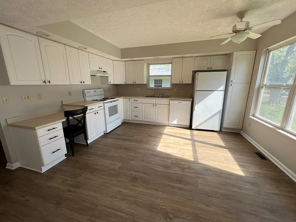14 Townsend Pl #A