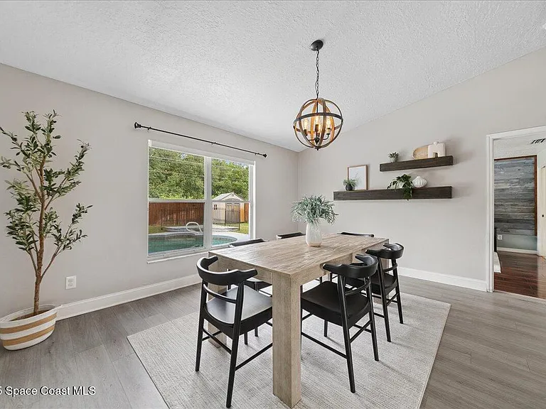 897 Hunters Creek Dr — Photo 11