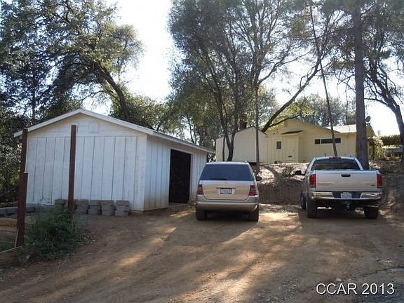 3rd image of 208 Sunny Hills Ln