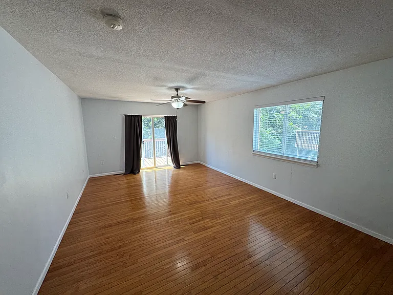 1125 Newfoundland Dr — Photo 4