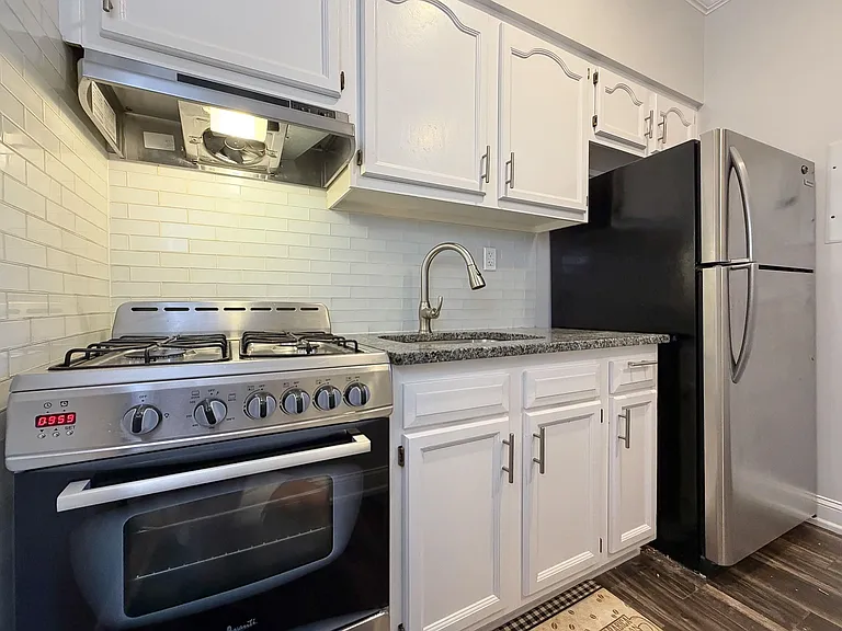 3-5 Potter Pl #4C — Photo 3