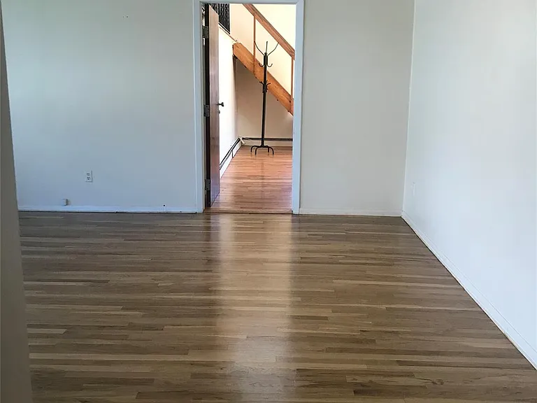 8 Locust St — Photo 8