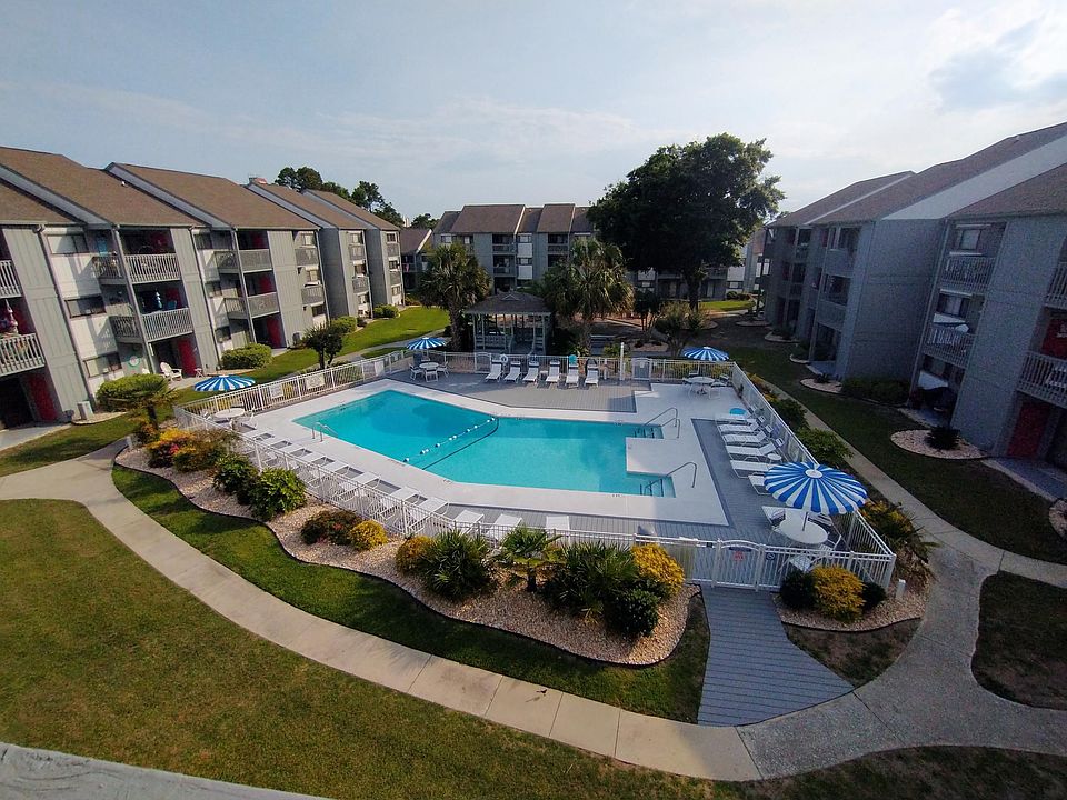 Community pool