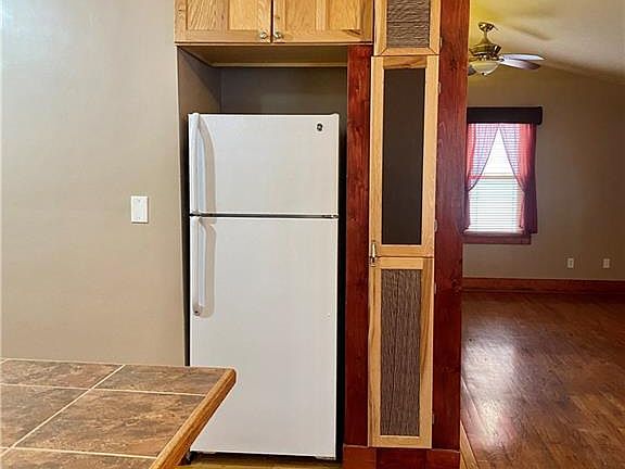 5th image of 25521 Zeman Ave