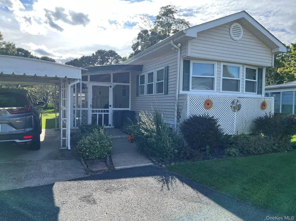 1661 Old Country Rd #282, Riverhead, NY 11901