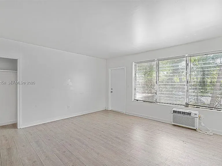 8031 Hawthorne Ave #1 — Photo 16