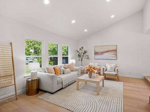 4th image of 2688 Mignon Dr