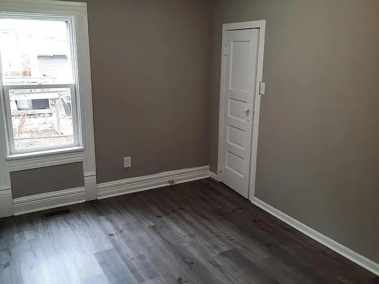 341 Park Ave #5 — Photo 11