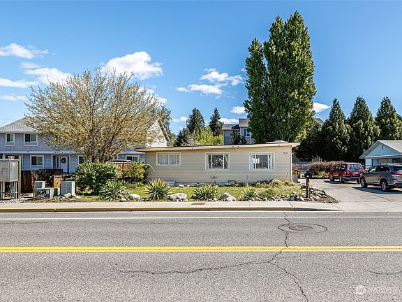 3rd image of 545 N Baker Avenue