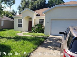 310 Bluff Pass Dr, Eustis, FL 32726