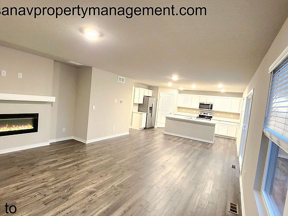 4th image of 2459 SE Fox Valley Dr