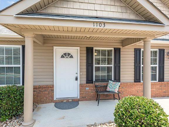 4th image of 1103 Cedar Creek Dr