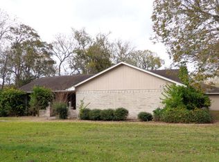 254 Rabbit Trl, Lake Jackson, TX 77566