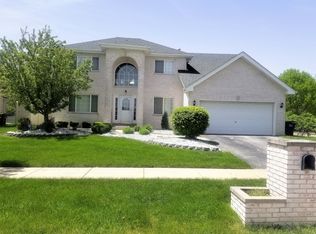 18112 Donatus Dr, Lansing, IL 60438