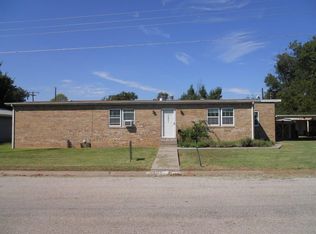 405 N Ave E, Olney, TX 76374
