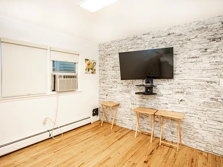 391 Manila Ave #3 — Photo 5
