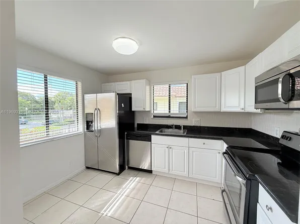 432 Lakeview Dr APT 201, Fort Lauderdale, FL 33326