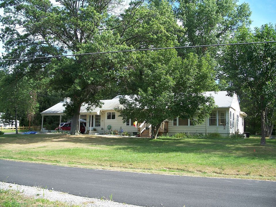 Lovely home on .98 acres!