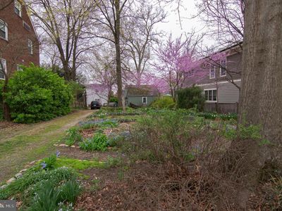 2401 N Dickerson St, Arlington, VA, 22207