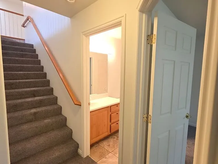 153 N Turnbury Ln — Photo 43