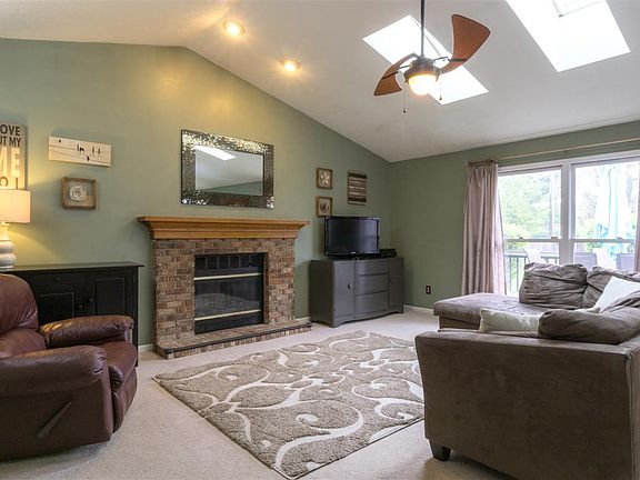 4th image of 18421 Gardenia Dr