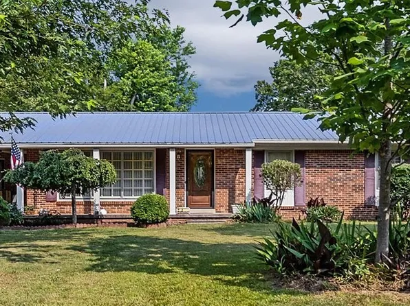 713 Brenda Ave, Loretto, TN 38469