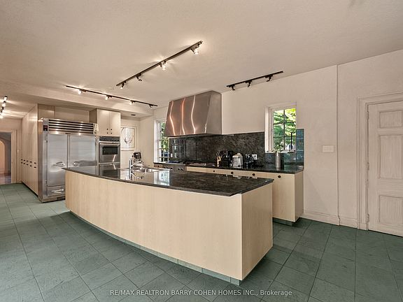 4th image of 7 Alderbrook Dr