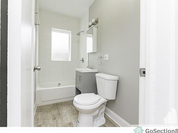 4th image of 7625 S Essex Ave #B