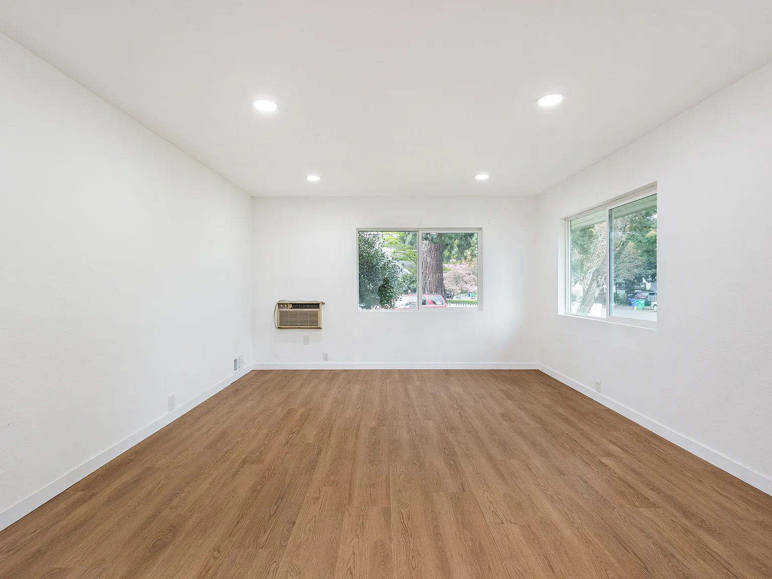 2 bed, 1042 sqft, $2,350 — Photo 4