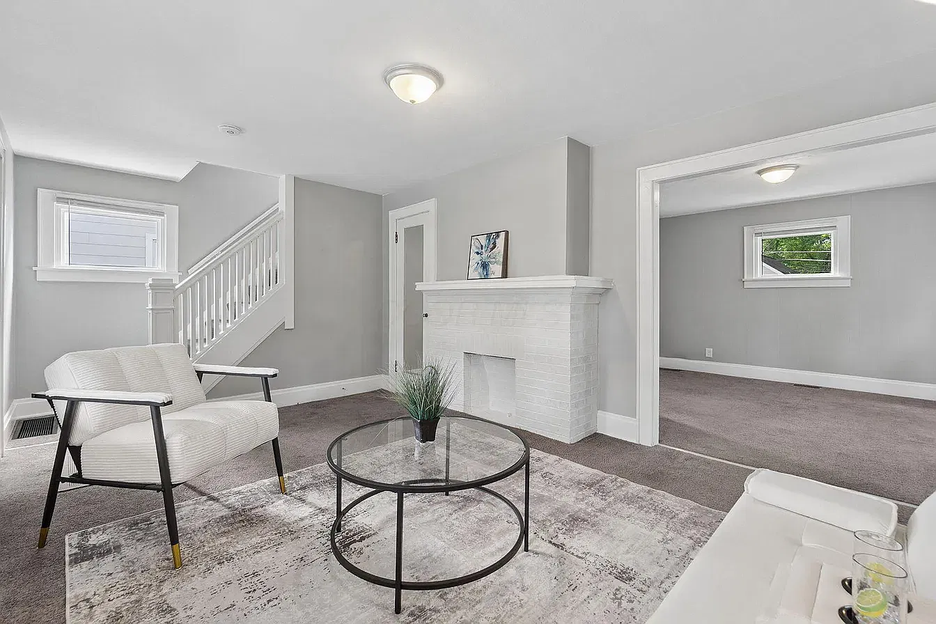 2 bed, 984 sqft, $1,500 — Photo 3