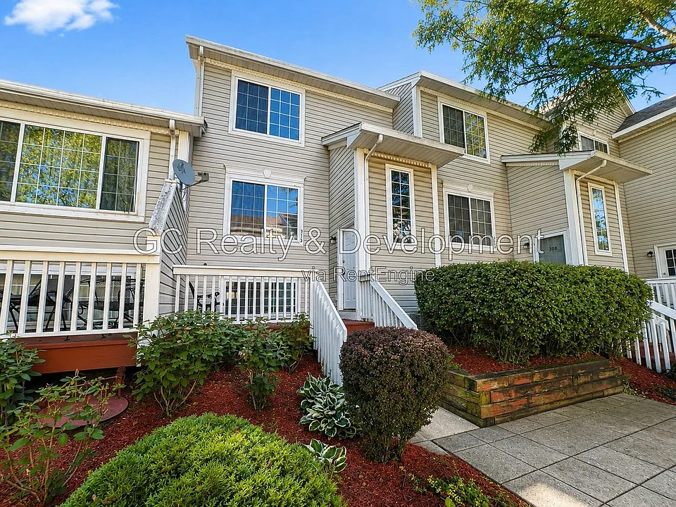 312 Fieldstone Ct