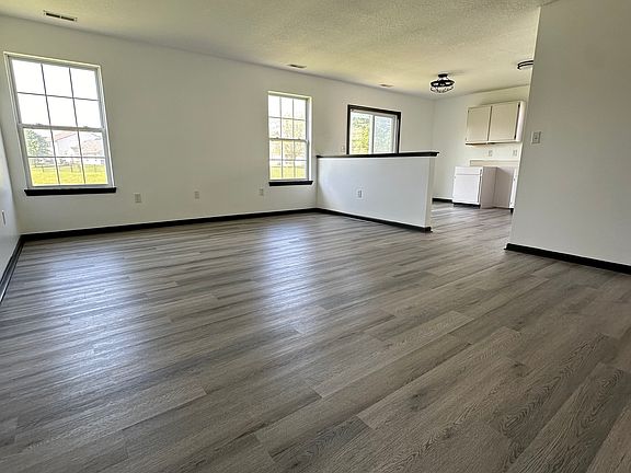 4th image of 8233 Brambleberry Dr