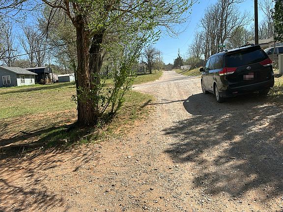 4th image of 11470 Corral St