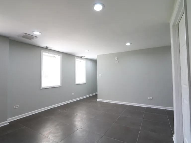 2002 W Cullerton St #1G — Photo 8