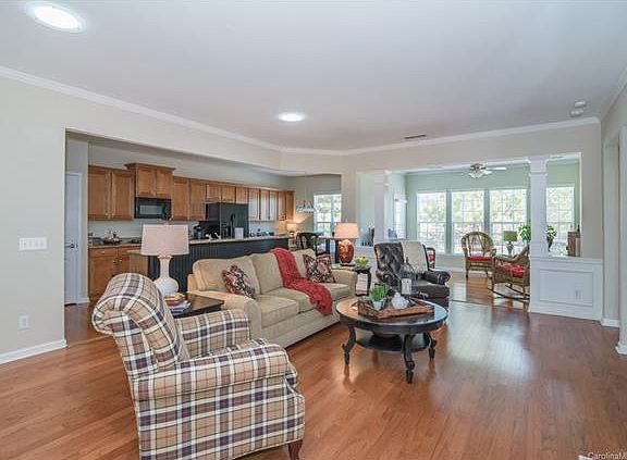 2nd image of 15122 Legend Oaks Ct