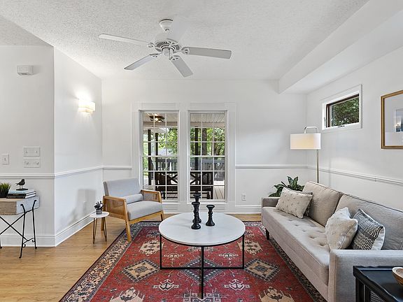 5th image of 226 Collins Ave