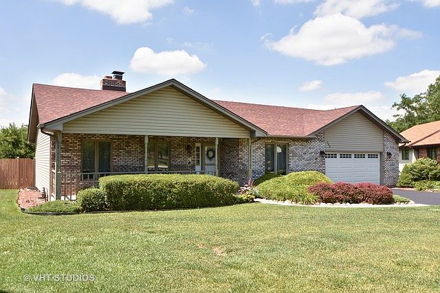 1st image of 366 Holbrook Cir