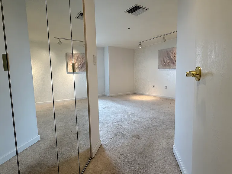 198 Burkhall St #505 — Photo 9