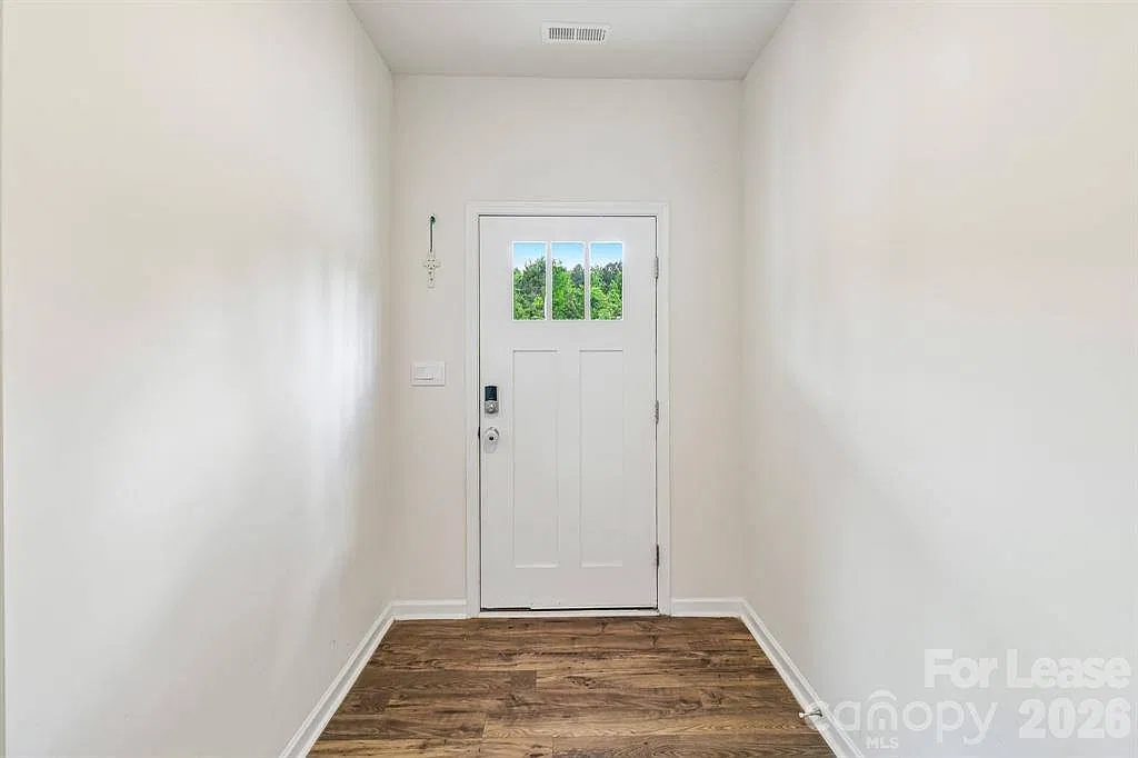 4 bed, 3.5 bath, 3108 sqft, $2,950 — Photo 4