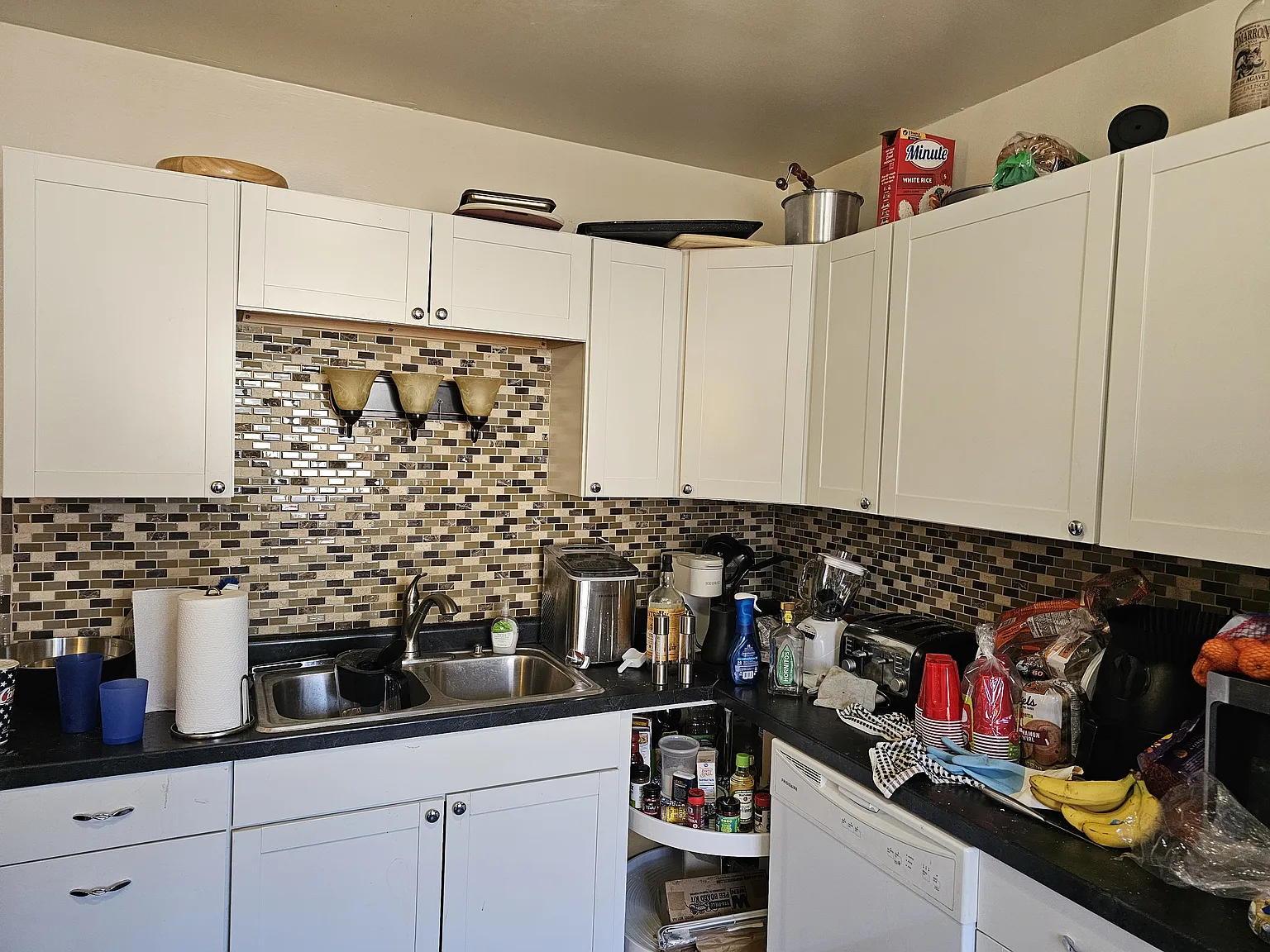 3 bed, 1186 sqft, $2,550 — Photo 2