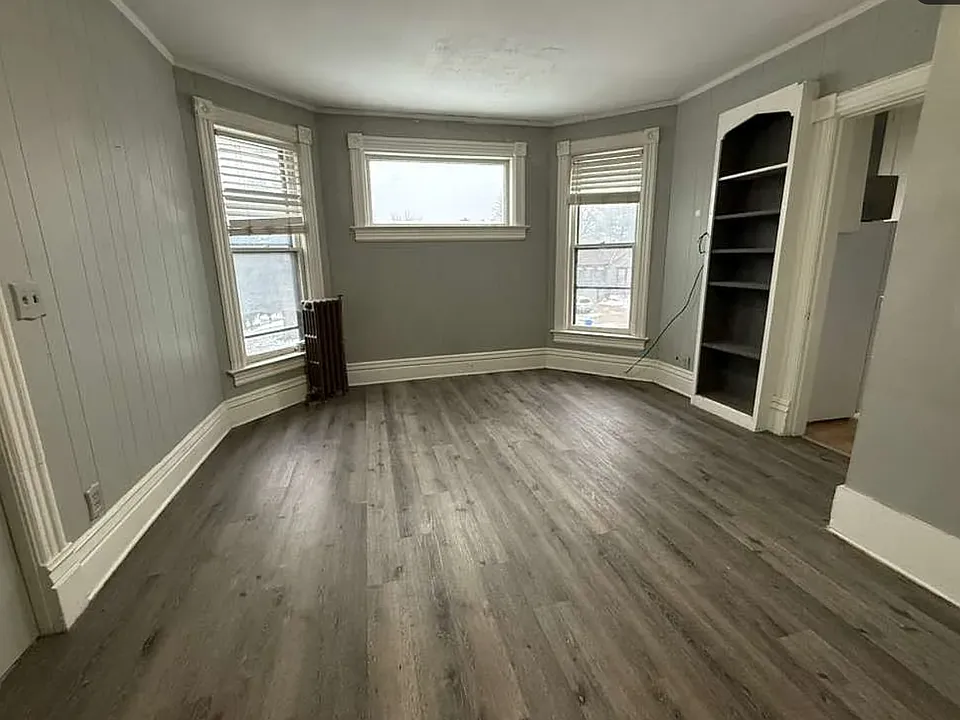 805 S Cedar Ave
