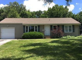 6521 Switzer Ln, Shawnee, KS 66203