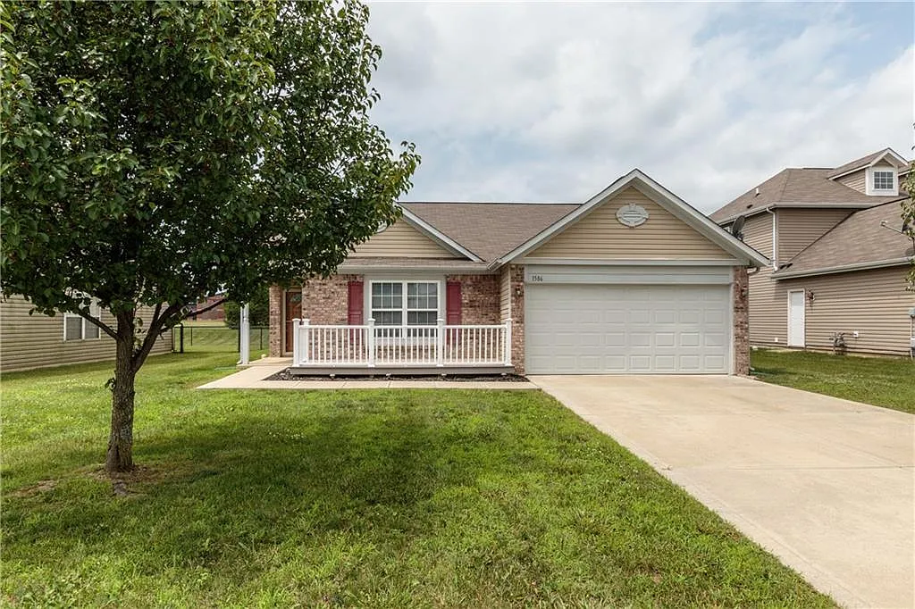 1586 Whisler Dr photo 1