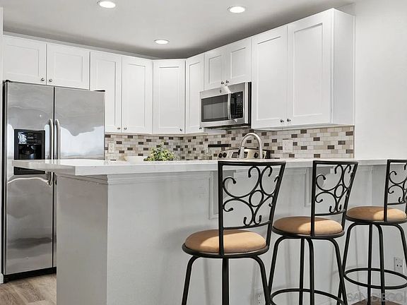 4th image of 4545 Arizona St APT 205