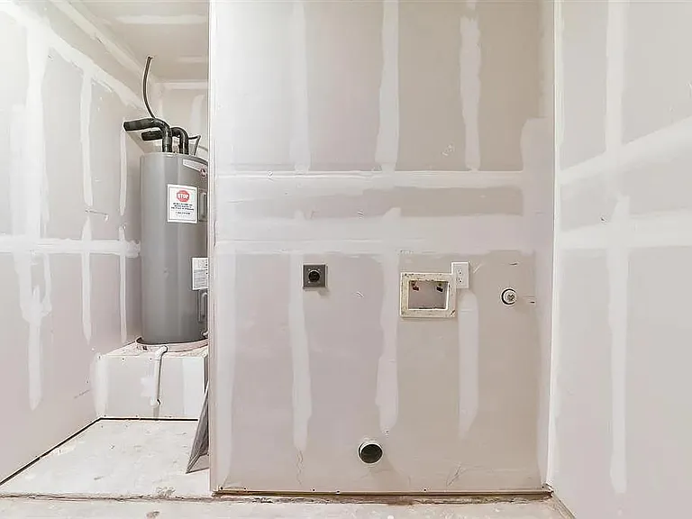 8006 Julie Ave — Photo 8